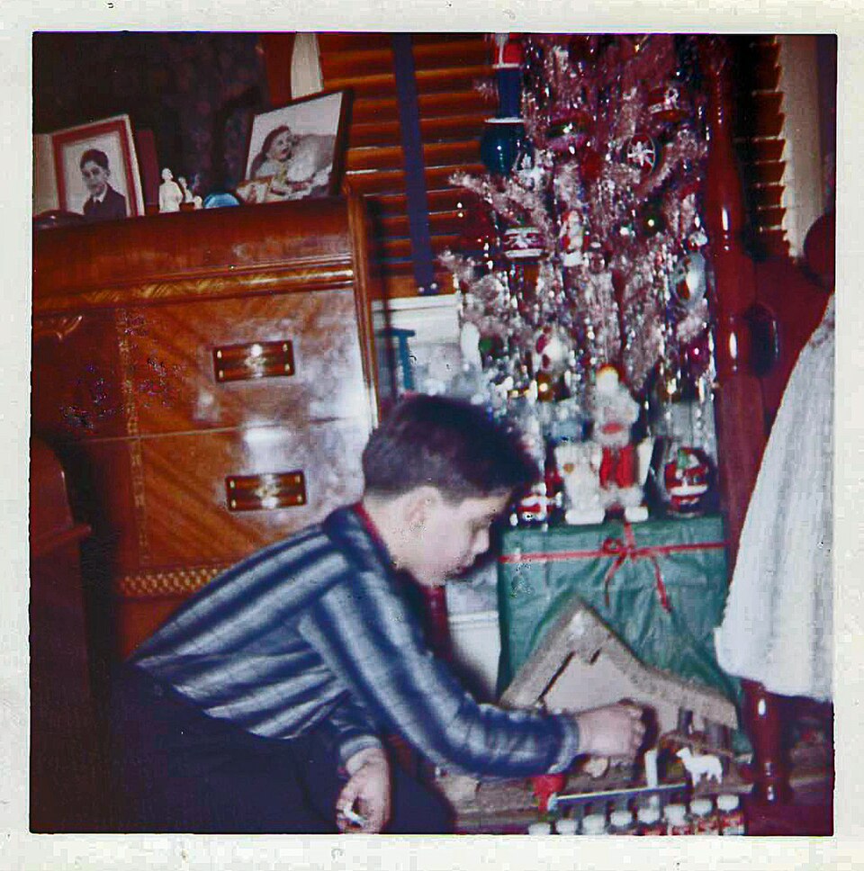 Real aluminum Christmas tree in a family home in 1959